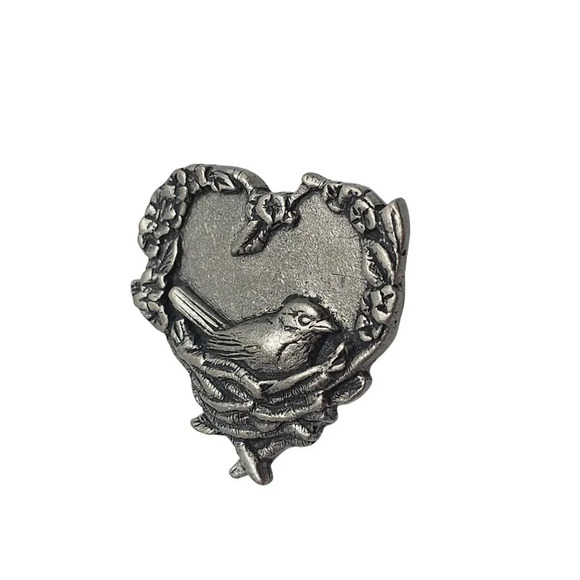 Birds & Blooms 2004 Pewter Silver Tone Heart Shaped Bird Nest Brooch Pin 1 1/4” - Picture 2 of 4